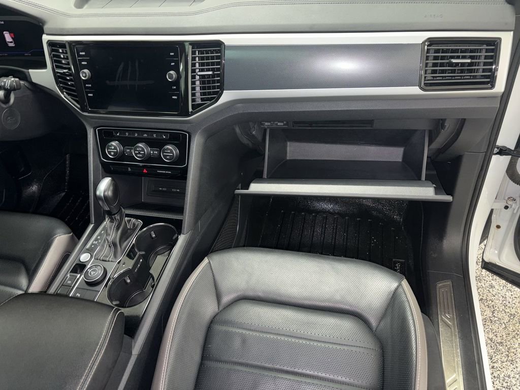 Used 2022 Volkswagen Atlas Cross Sport SEL R-Line image 23