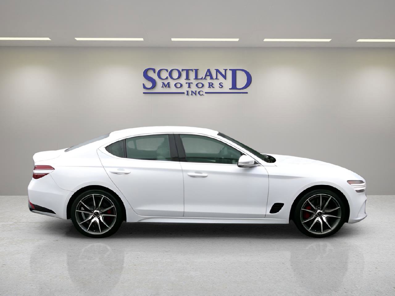 Used 2025 Genesis G70 2.5T RWD image 5