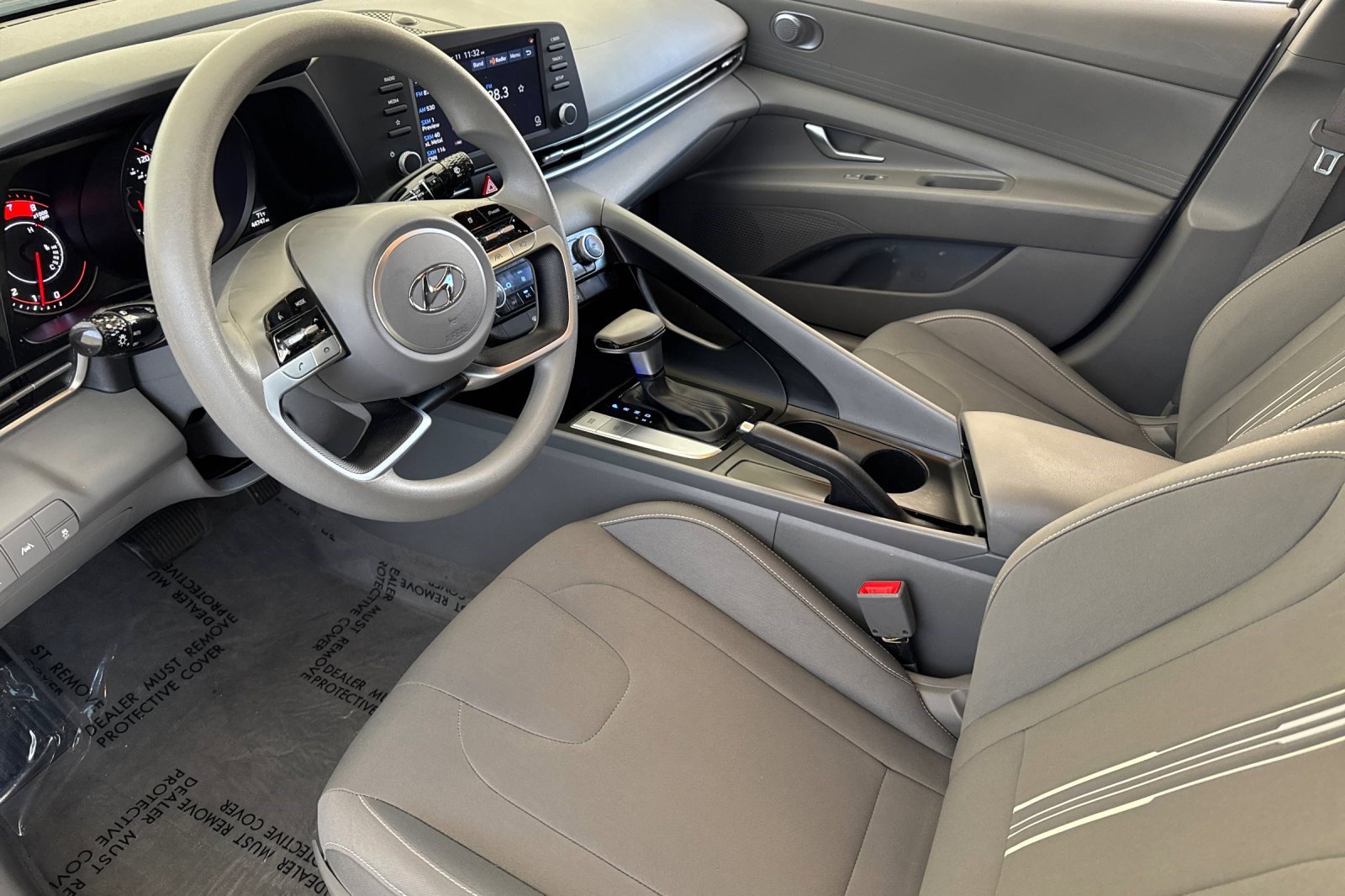 Used 2023 Hyundai Elantra SEL image 4