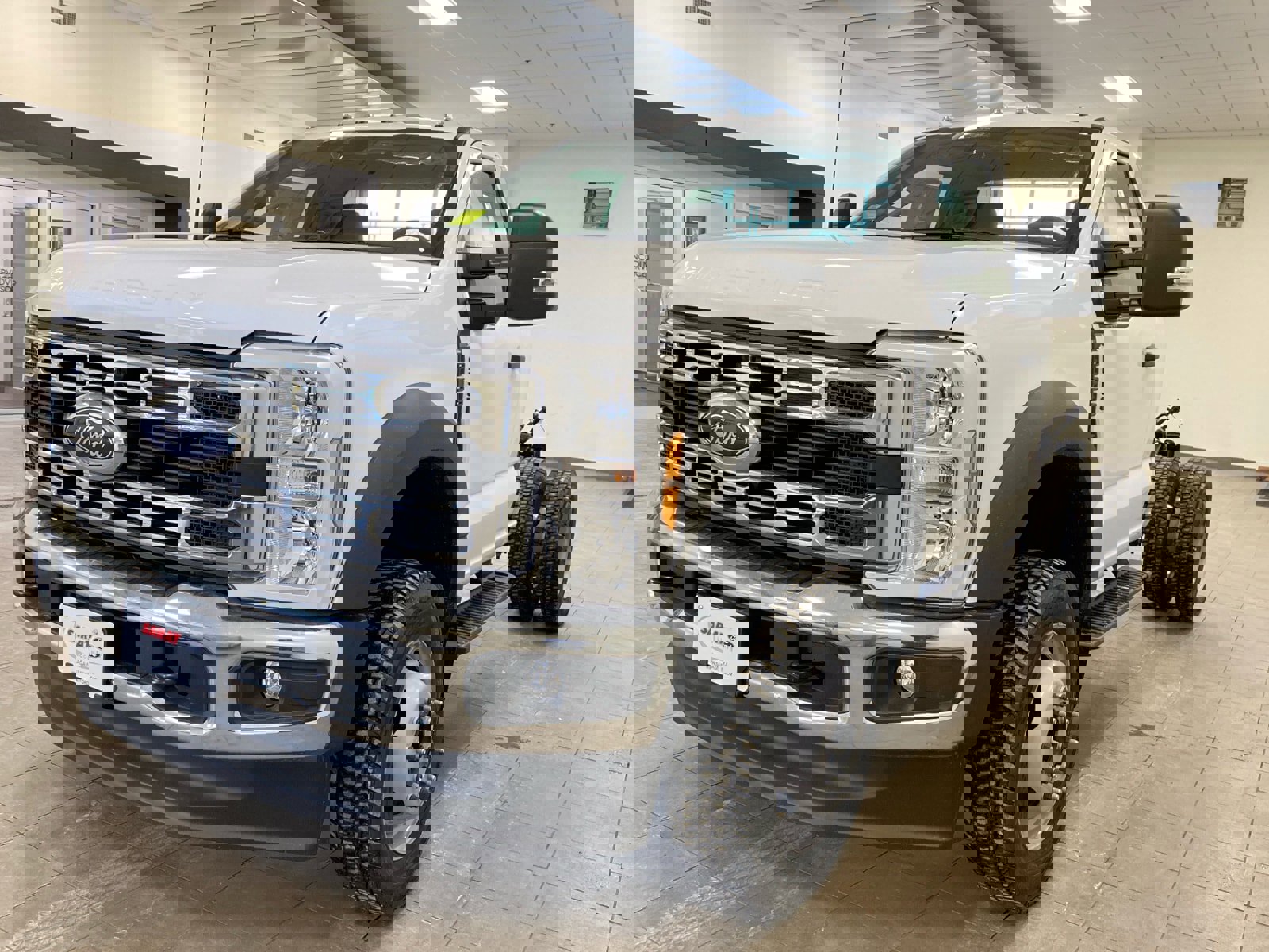 New 2026 Ford F550 4x4 Regular Cab Super Duty image 4