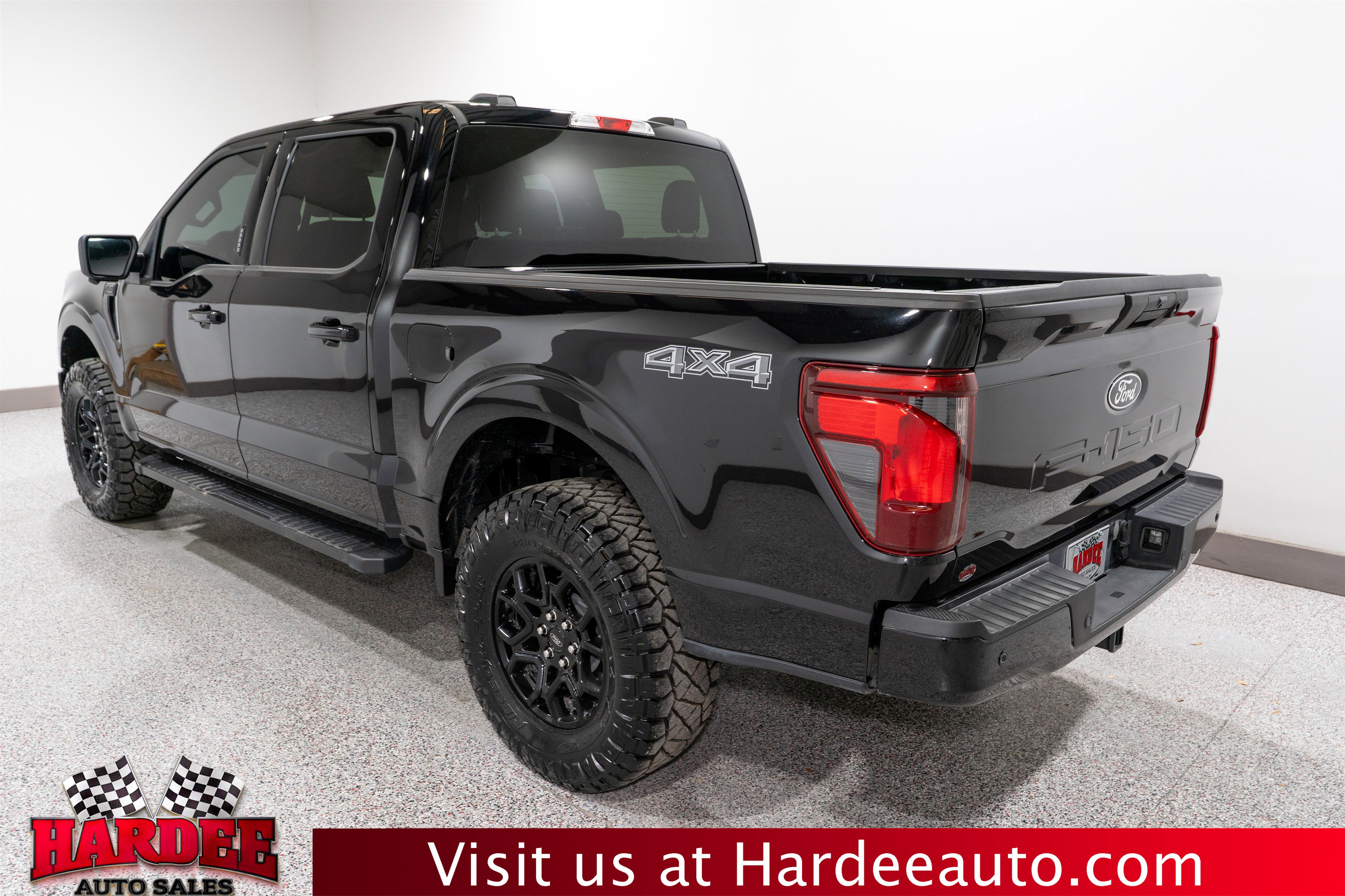 Used 2024 Ford F150 XLT w/ XLT Black Appearance Package image 3