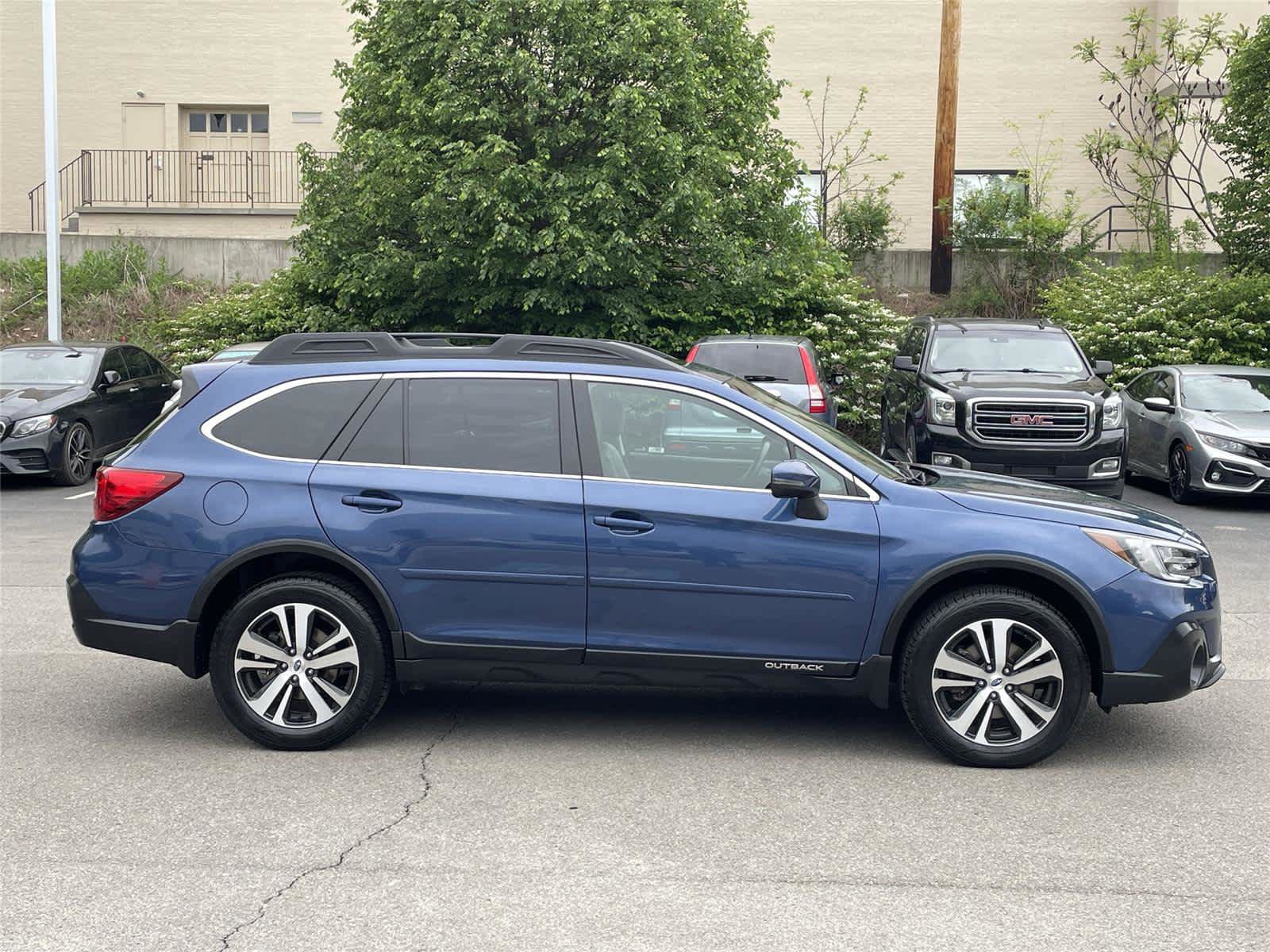 Used 2019 Subaru Outback 3.6R Limited w/ Popular Package #2 AWD/4WD image 6