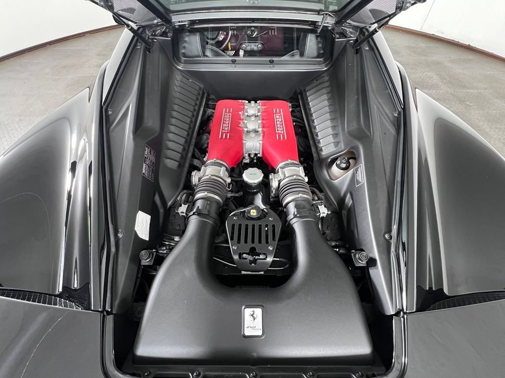 Used 2013 Ferrari 458 Italia Coupe RWD image 18