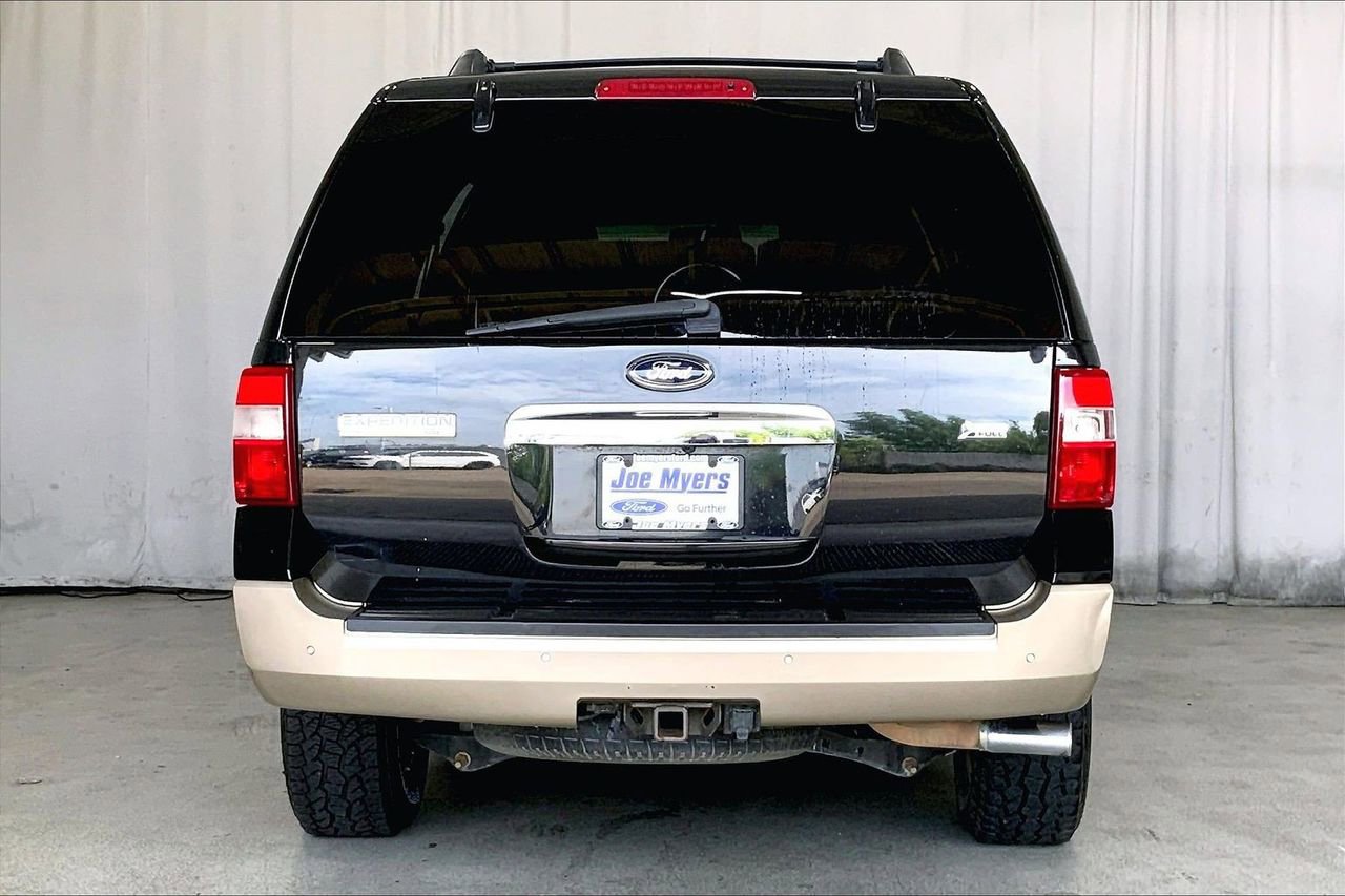 Used 2013 Ford Expedition XLT RWD image 3