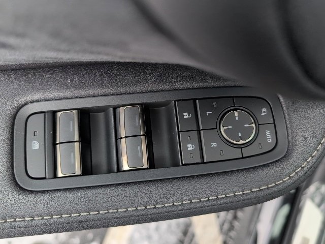 New 2026 Lexus TX 500h AWD image 12