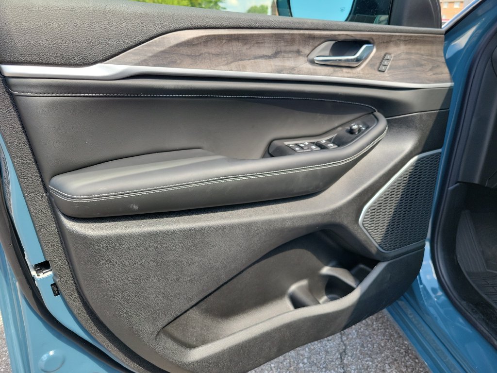 New 2026 Jeep Grand Cherokee L Limited AWD/4WD image 14