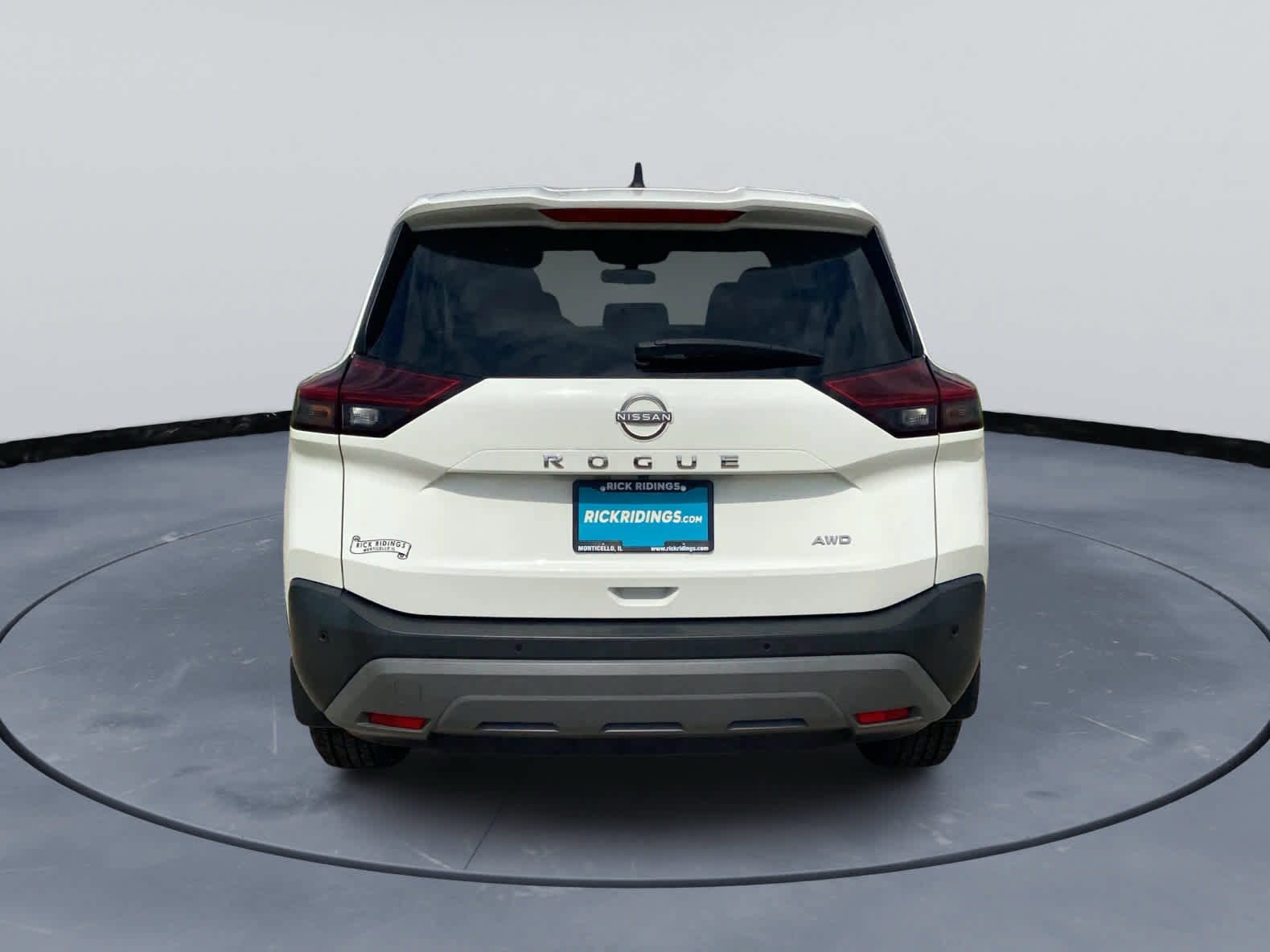 Used 2023 Nissan Rogue S image 7