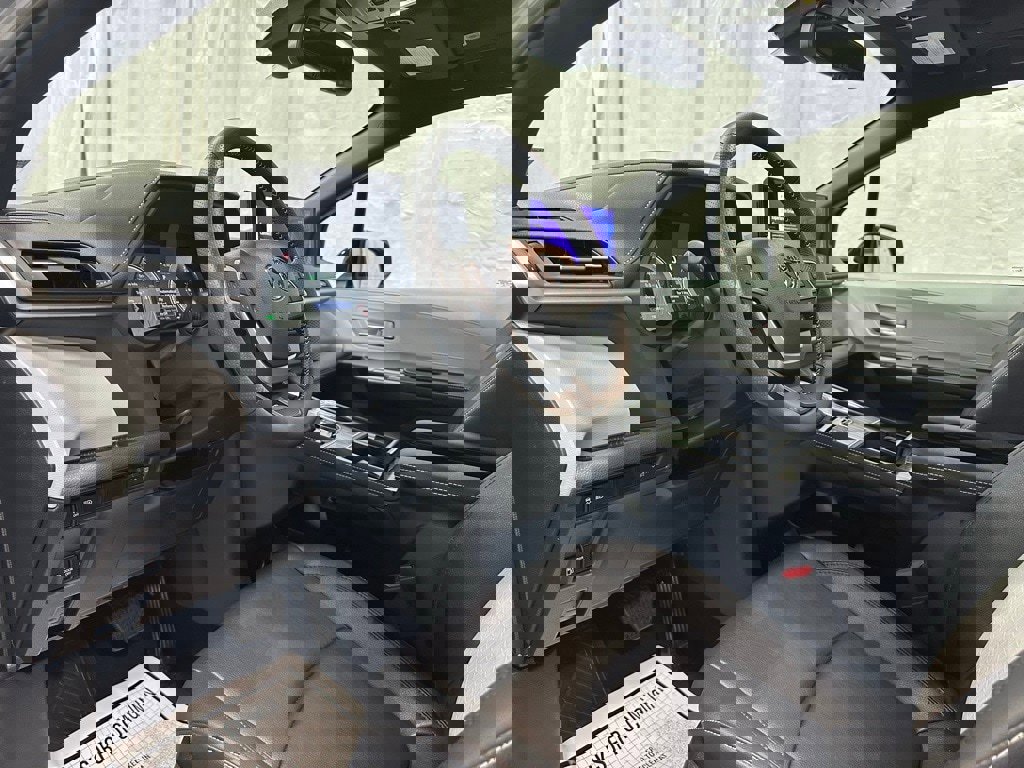 Used 2025 Toyota Sienna XSE image 15