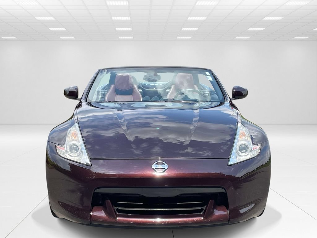 Used 2010 Nissan 370Z Touring w/ Sport Pkg RWD image 3