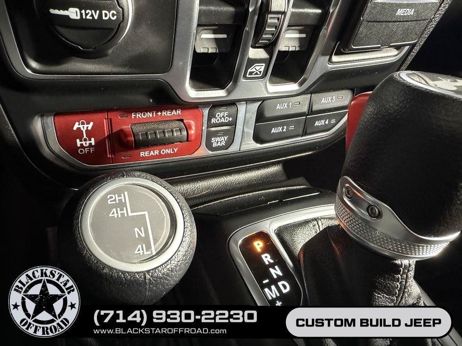 Used 2025 Jeep Wrangler Unlimited Rubicon w/ Convenience Group AWD/4WD image 22