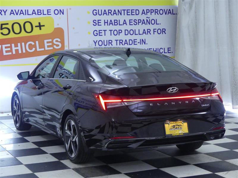 Used 2022 Hyundai Elantra Limited image 5