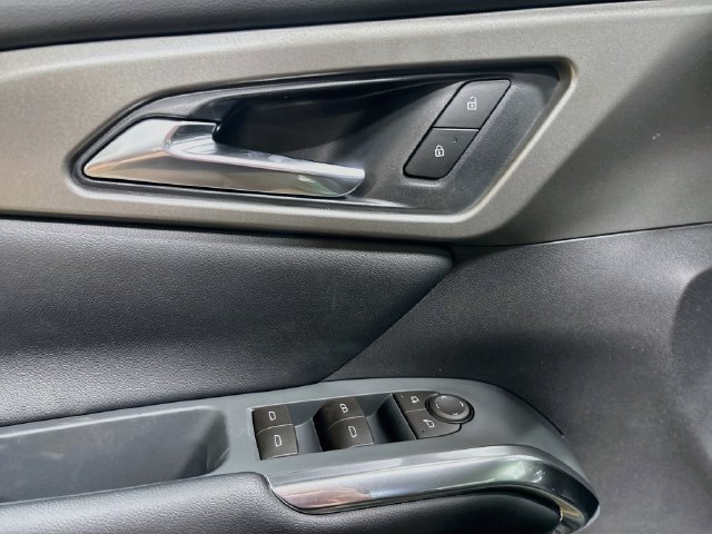 New 2027 Chevrolet Traverse LT w/ LPO, Floor Liner Package FWD image 18