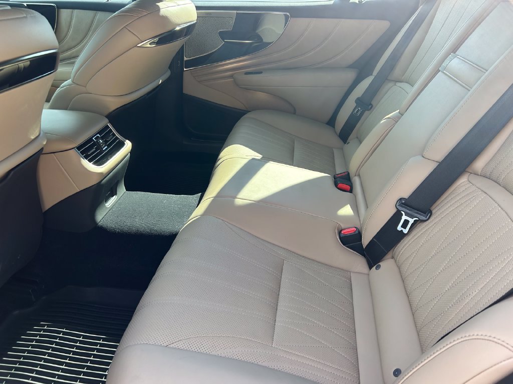 Used 2022 Lexus LS 500 w/ Interior Upgrade Package RWD image 15
