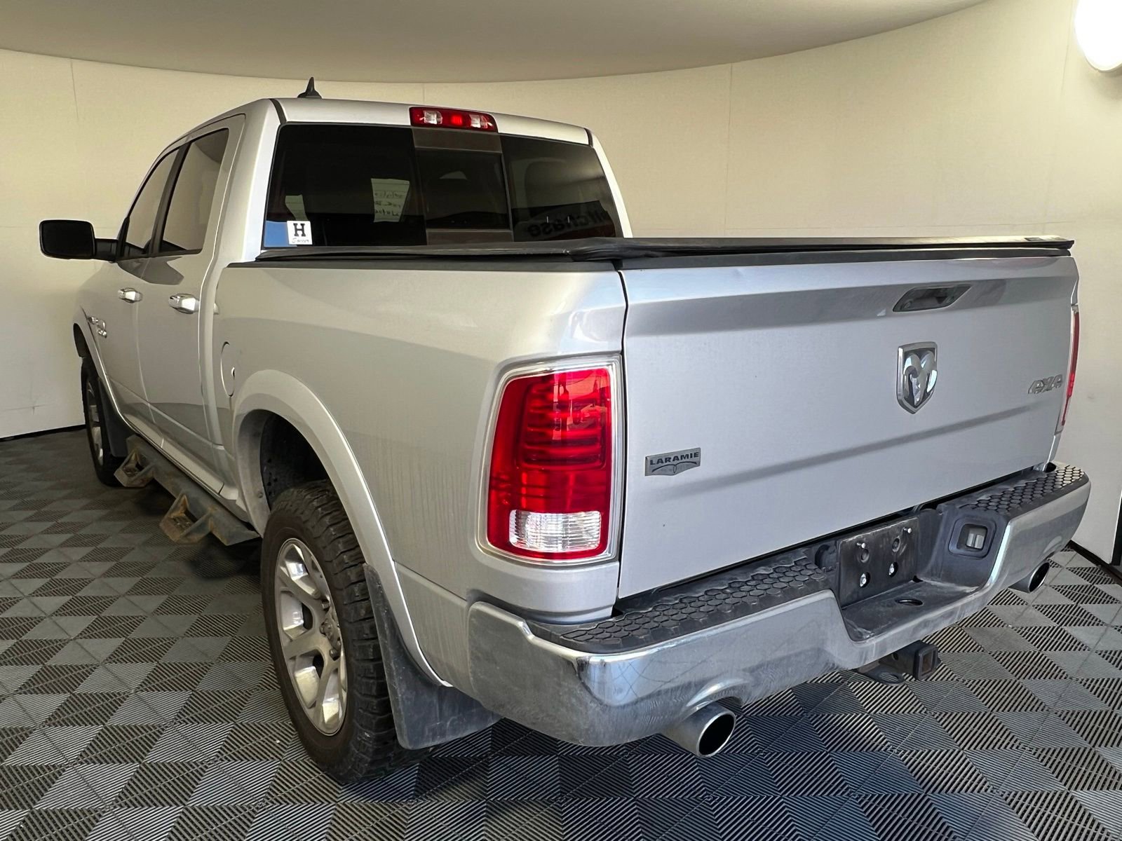 Used 2016 RAM 1500 Laramie w/ Convenience Group image 7