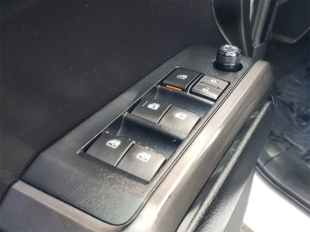 Used 2021 Toyota Tacoma TRD Off-Road image 17