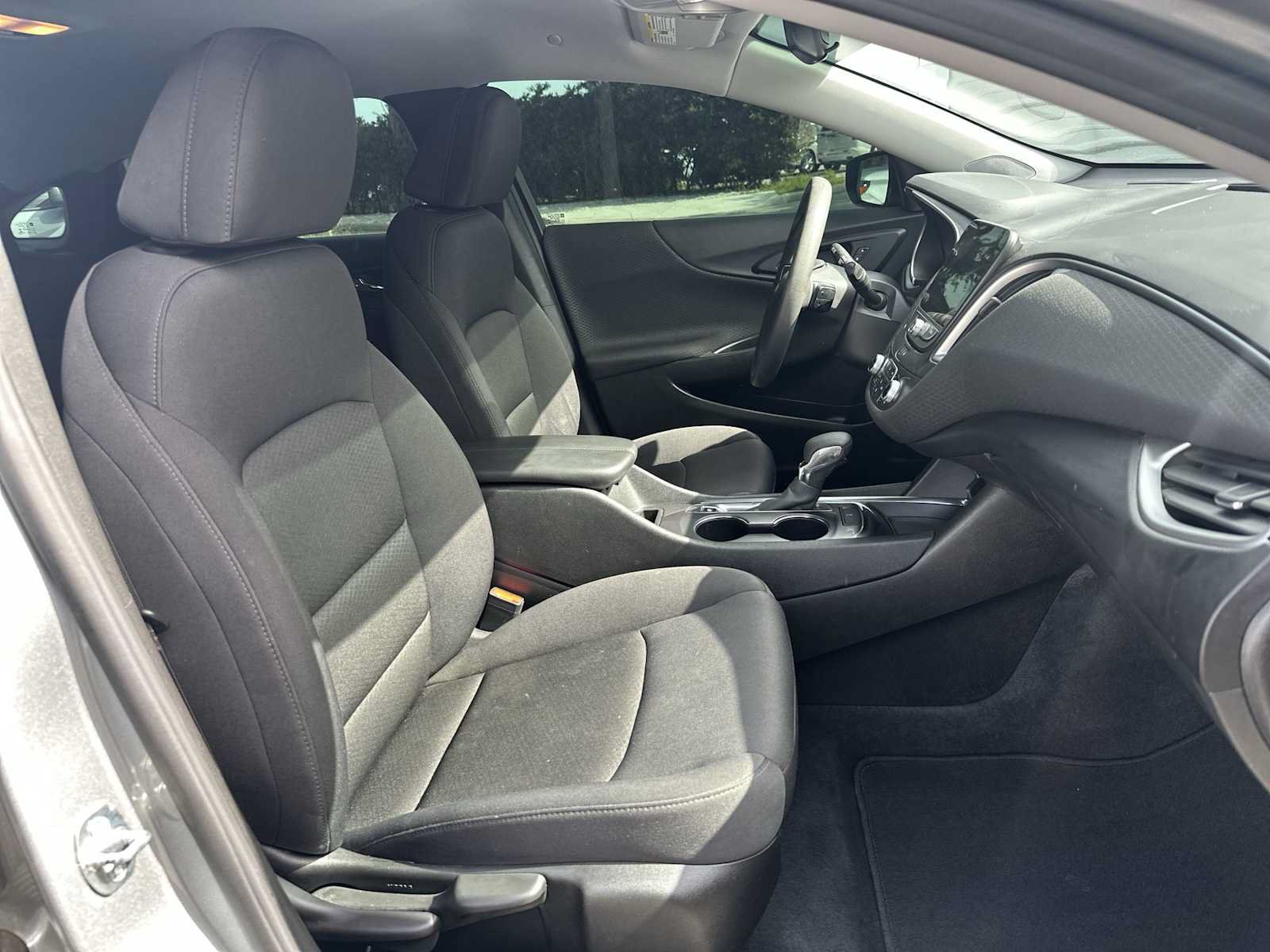 Used 2023 Chevrolet Malibu LT FWD image 19