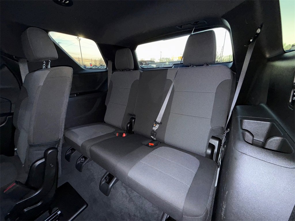 Used 2023 Chevrolet Traverse LT w/ LPO, Floor Liner Package image 23