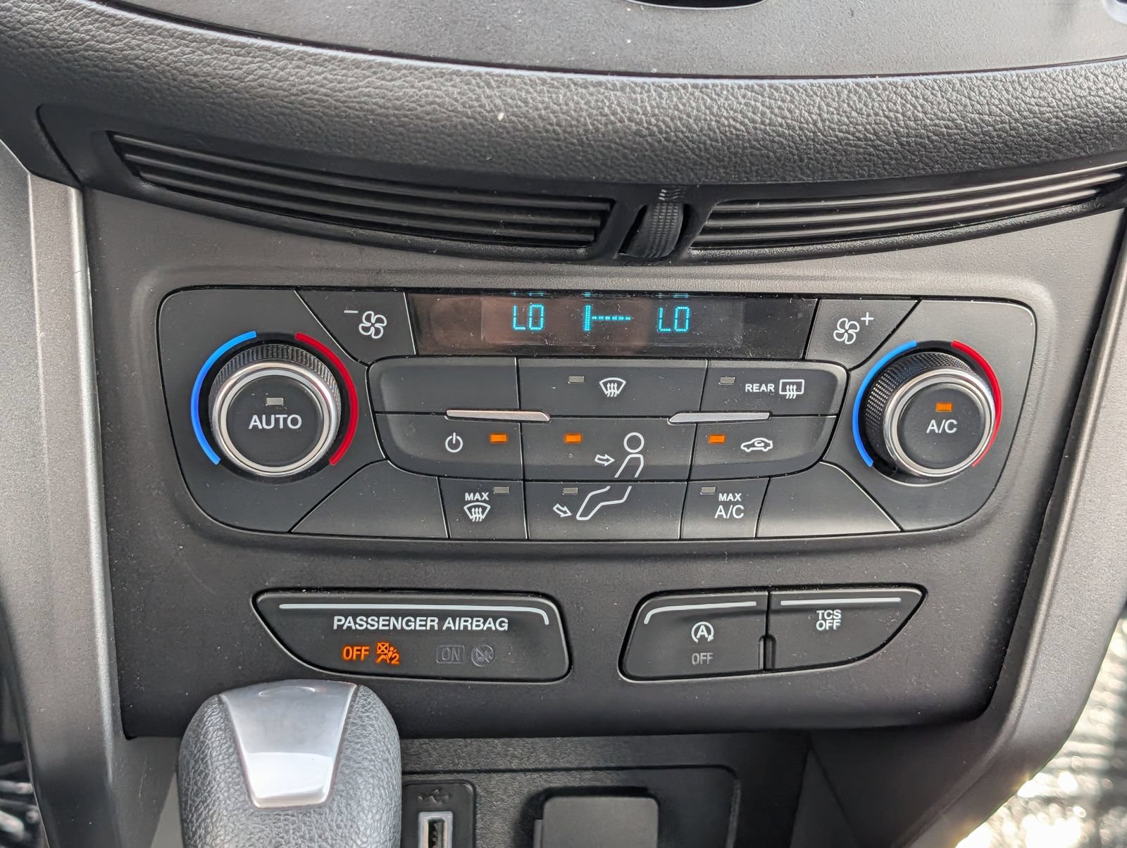 Certified 2017 Ford Escape SE AWD/4WD image 24