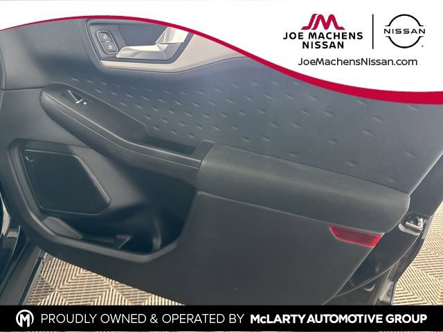 Used 2020 Ford Escape SE image 24