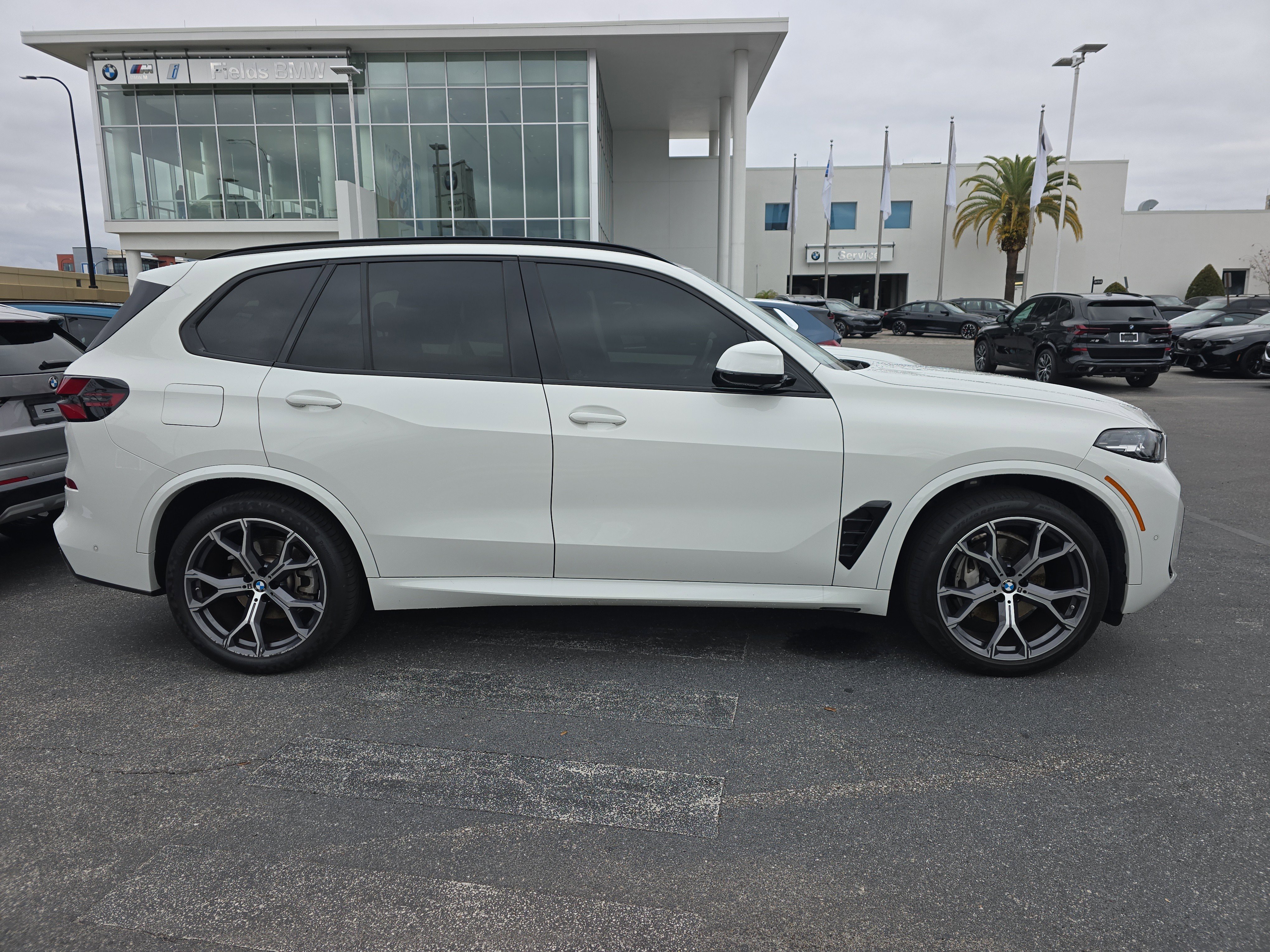 Certified 2024 BMW X5 sDrive40i w/ M Sport Package image 2
