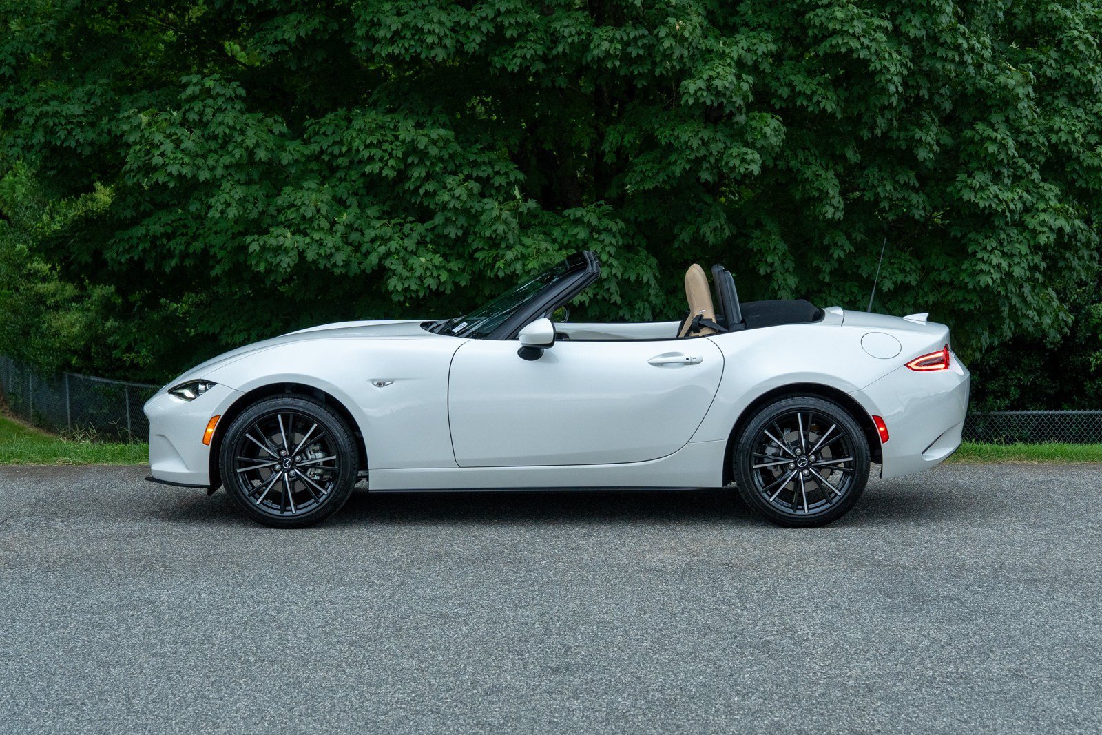 Used 2026 MAZDA MX-5 Miata Grand Touring RWD image 6