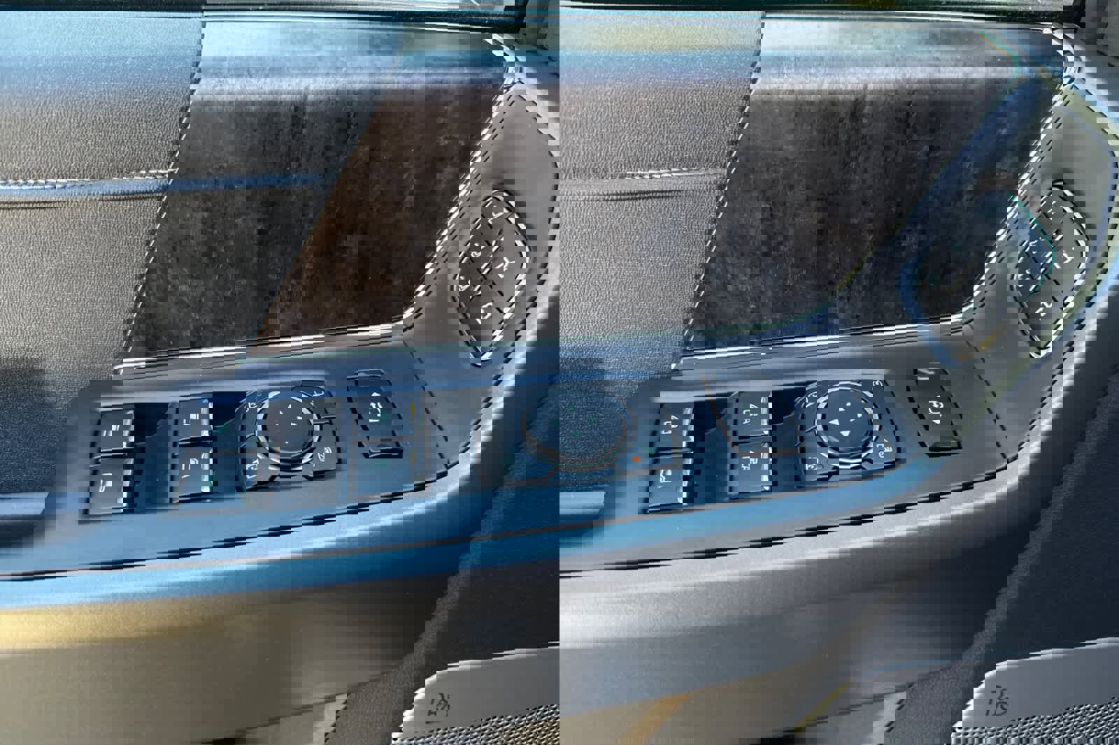 New 2026 Ford F250 Lariat w/ Lariat Premium Package image 8