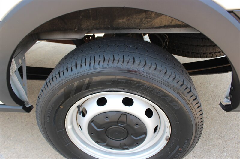Used 2024 Ford Transit 250 148 Medium Roof w/ Load Area Protection Package RWD image 31