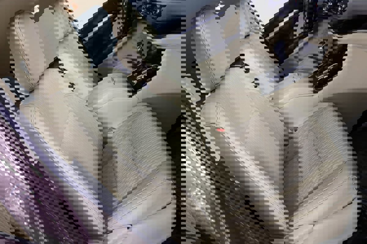 Used 2017 Toyota Highlander Plus image 32