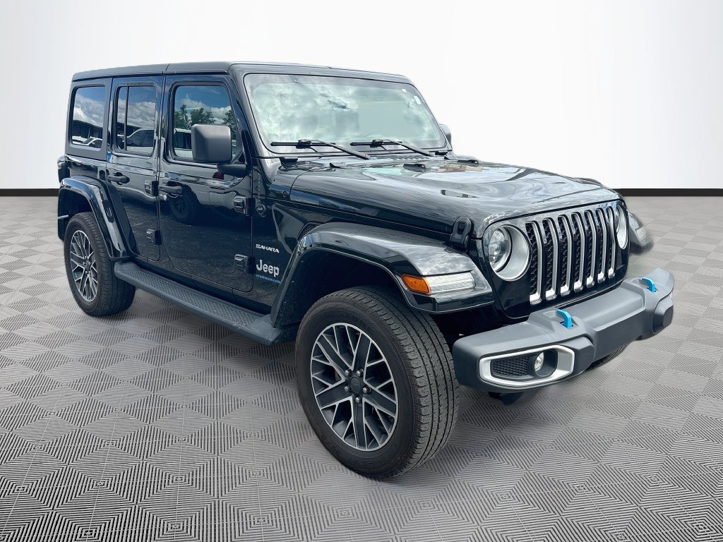 Used 2023 Jeep Wrangler Unlimited Sahara w/ Cold Weather Group AWD/4WD image 4