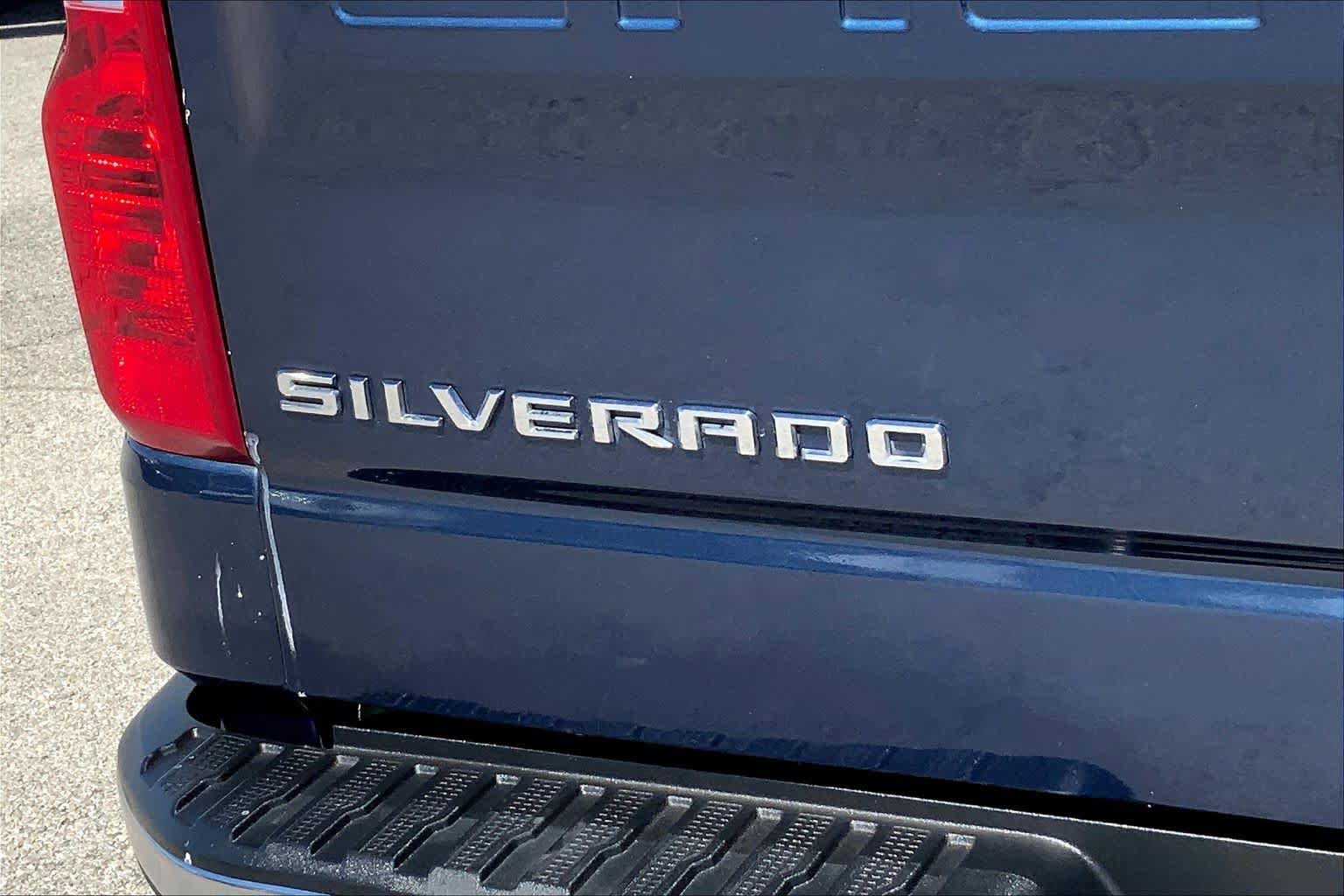Used 2019 Chevrolet Silverado 1500 LT w/ Texas Edition image 10