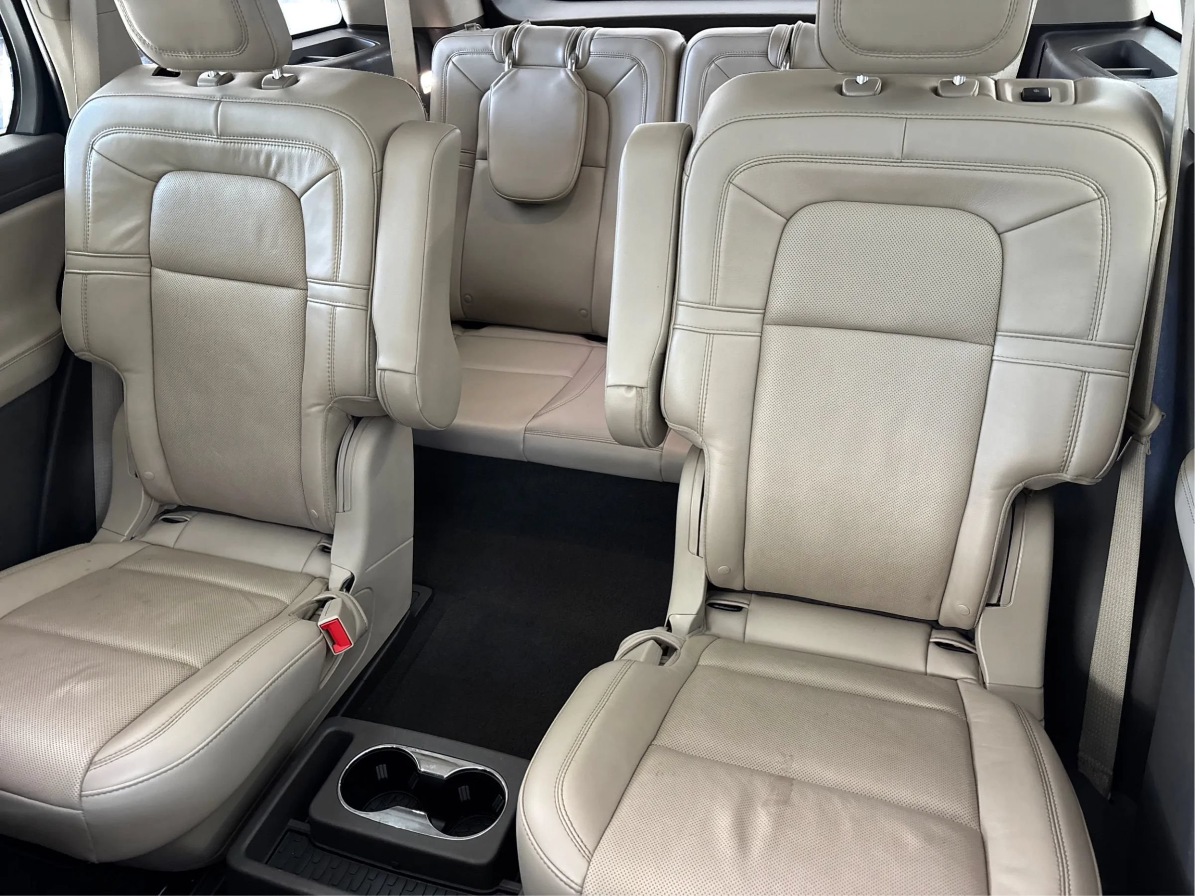 Used 2023 Lincoln Aviator Reserve w/ Equipment Group 201A AWD/4WD image 48