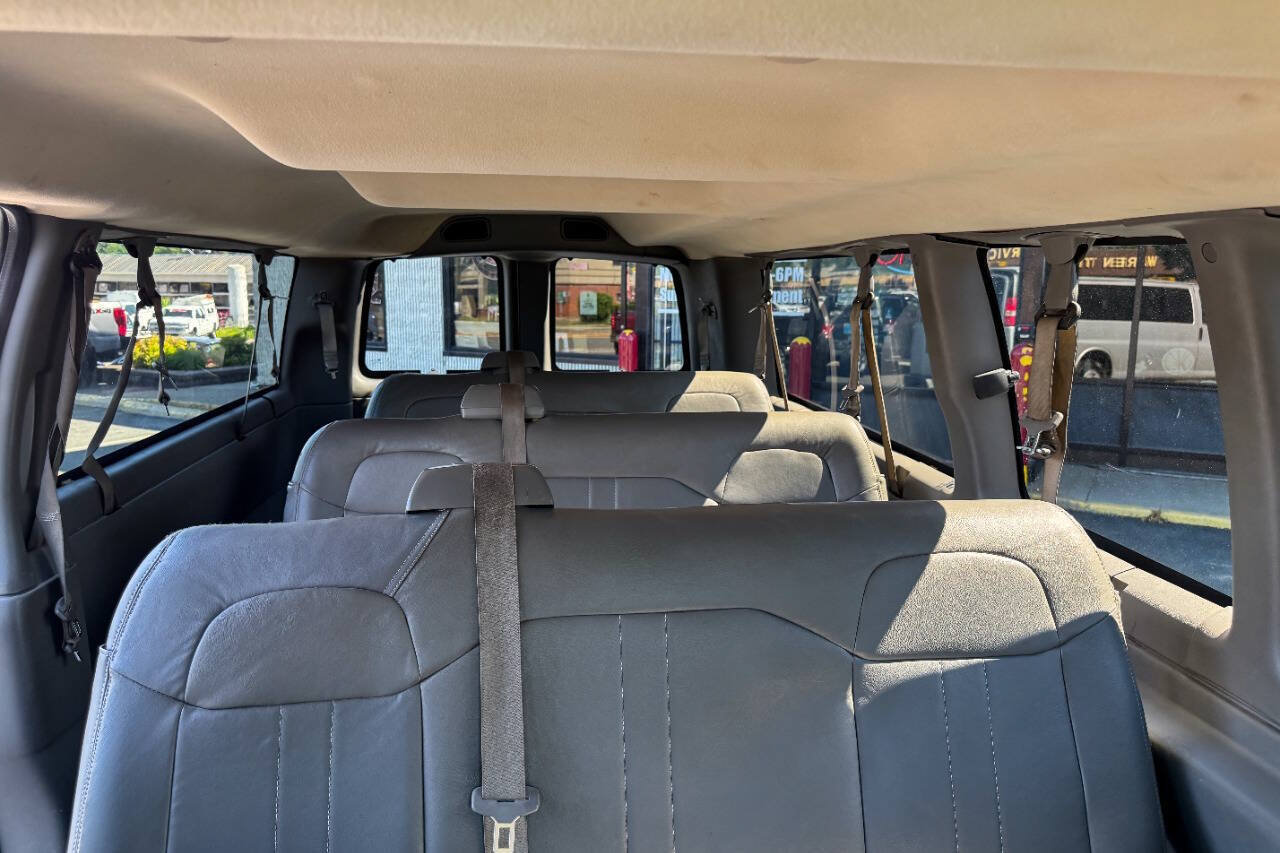Used 2016 Chevrolet Express 3500 LS RWD image 14