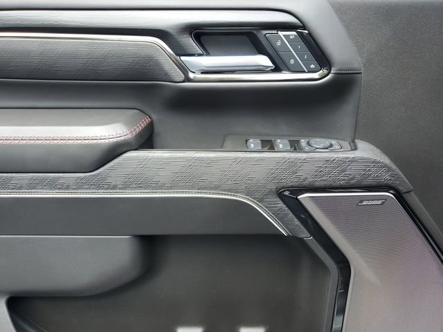 Used 2025 GMC Sierra 2500 AT4X AWD/4WD image 16