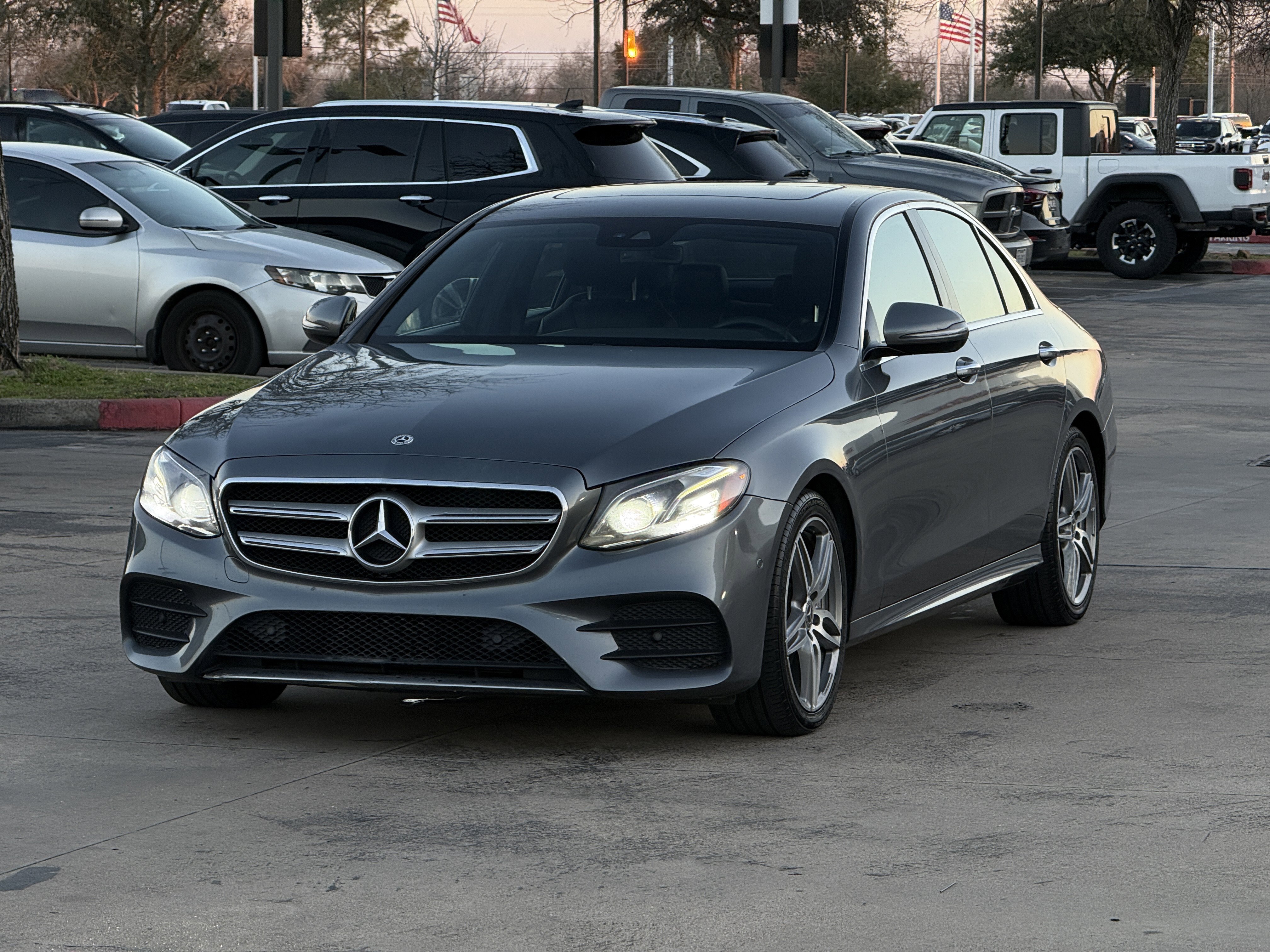 Used 2018 Mercedes-Benz E 300 image 5