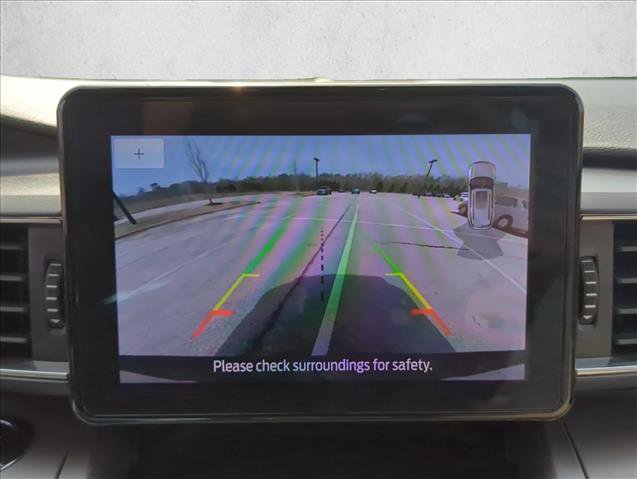 Used 2022 Ford Explorer XLT w/ Equipment Group 202A image 14