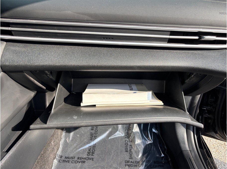 Used 2022 Hyundai Elantra SE FWD image 34