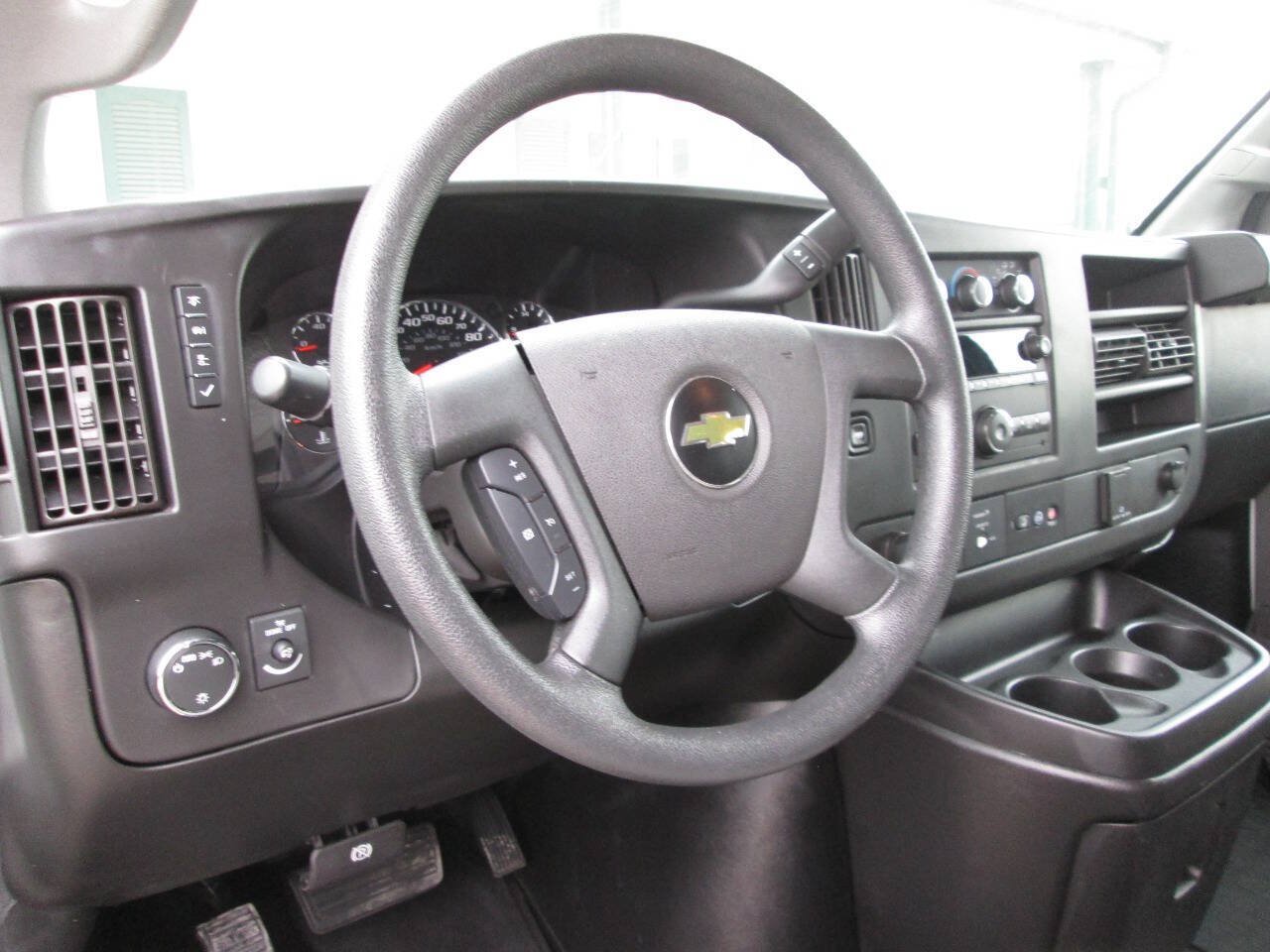 Used 2018 Chevrolet Express 3500 LT w/ LT Preferred Equipment Group RWD image 11