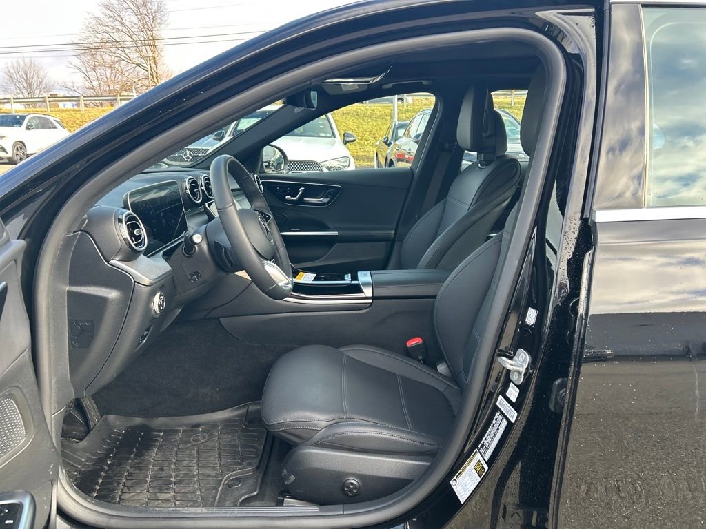 Used 2025 Mercedes-Benz C 300 4MATIC Sedan image 9