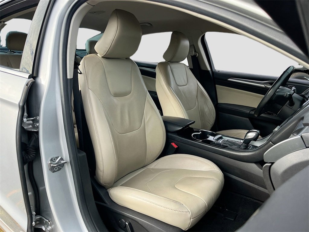 Used 2015 Ford Fusion Energi Titanium w/ Driver Assist Package image 26