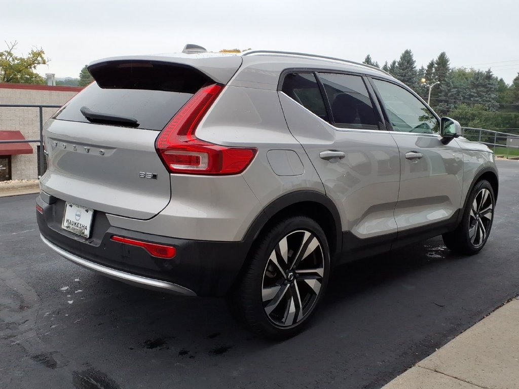Certified 2023 Volvo XC40 B5 Ultimate w/ Climate Package AWD/4WD image 5