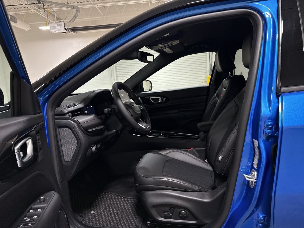 New 2026 Jeep Compass Trailhawk AWD/4WD image 19