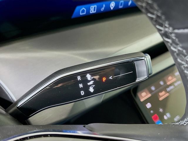 New 2026 Cadillac Vistiq Premium Luxury image 12