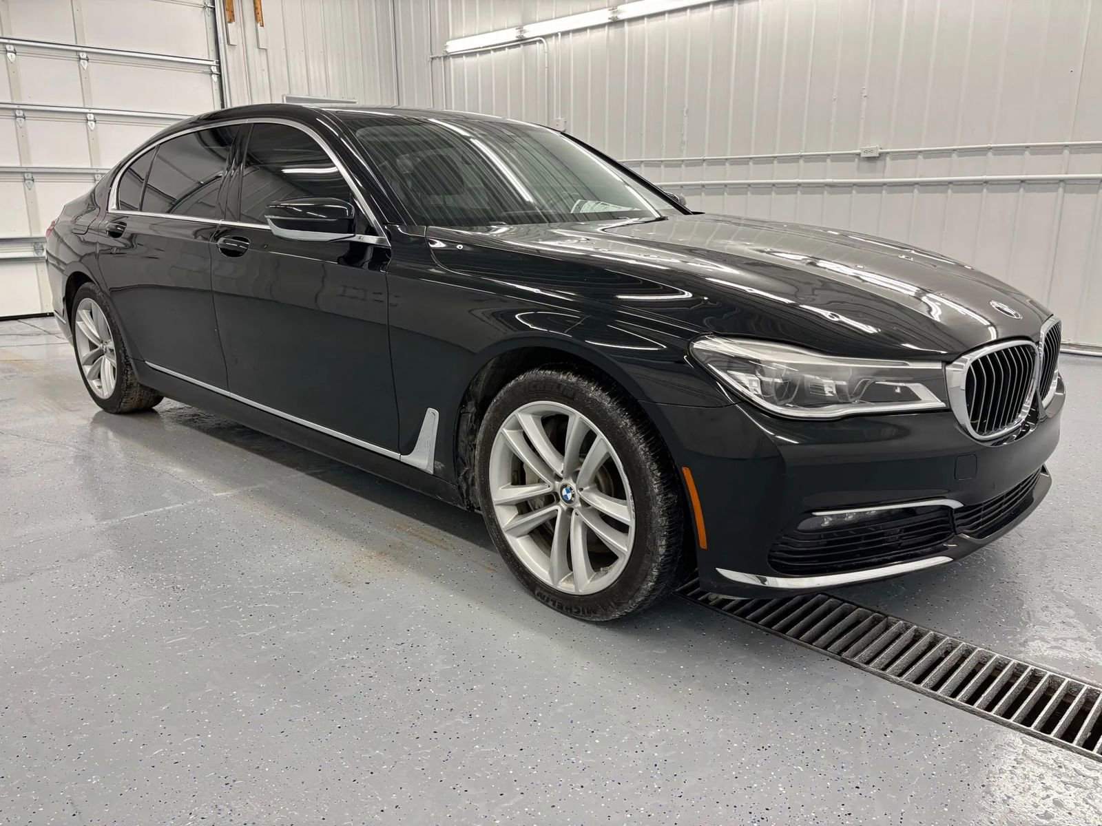 Used 2018 BMW 750i xDrive image 11