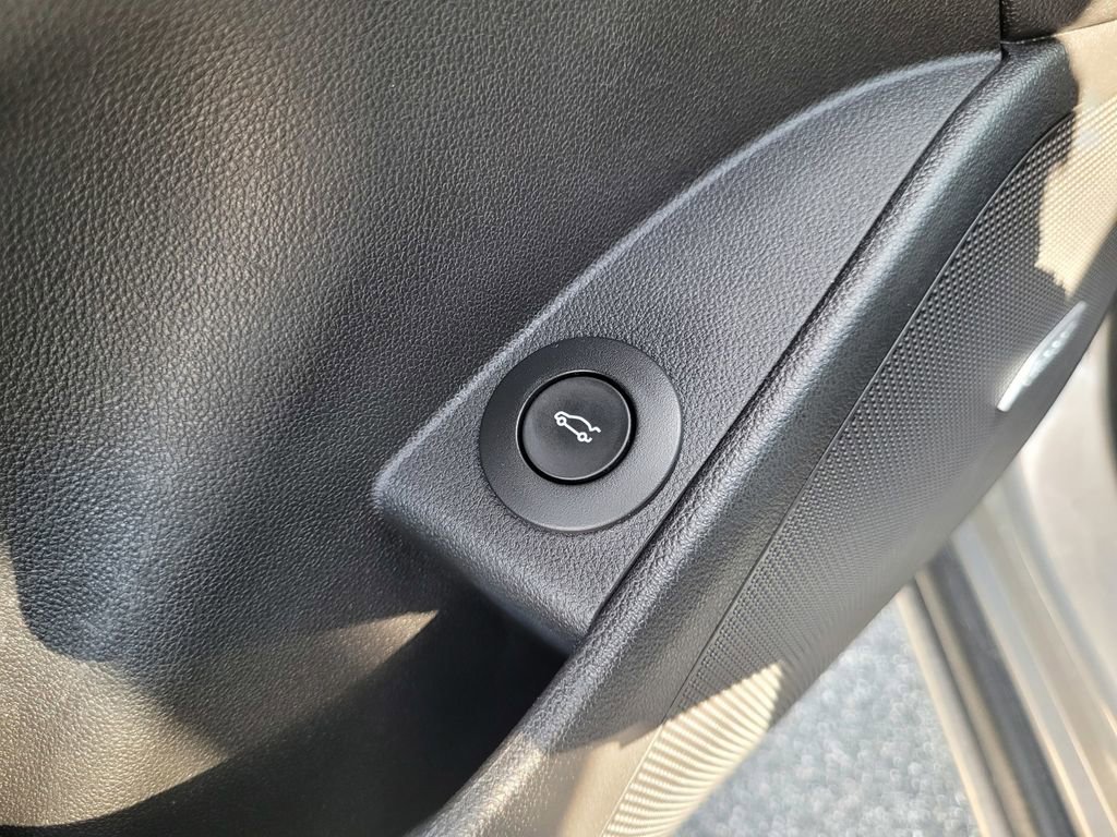 Used 2019 Buick LaCrosse Essence w/ Sights and Sounds Package image 25