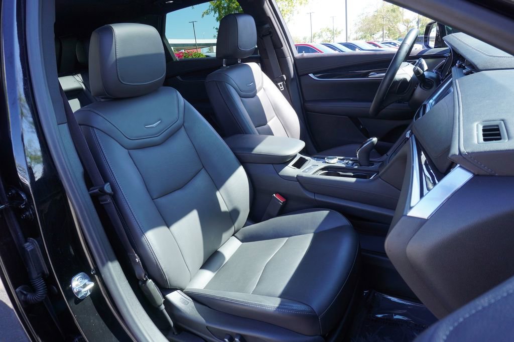 Certified 2025 Cadillac XT5 Premium Luxury image 12