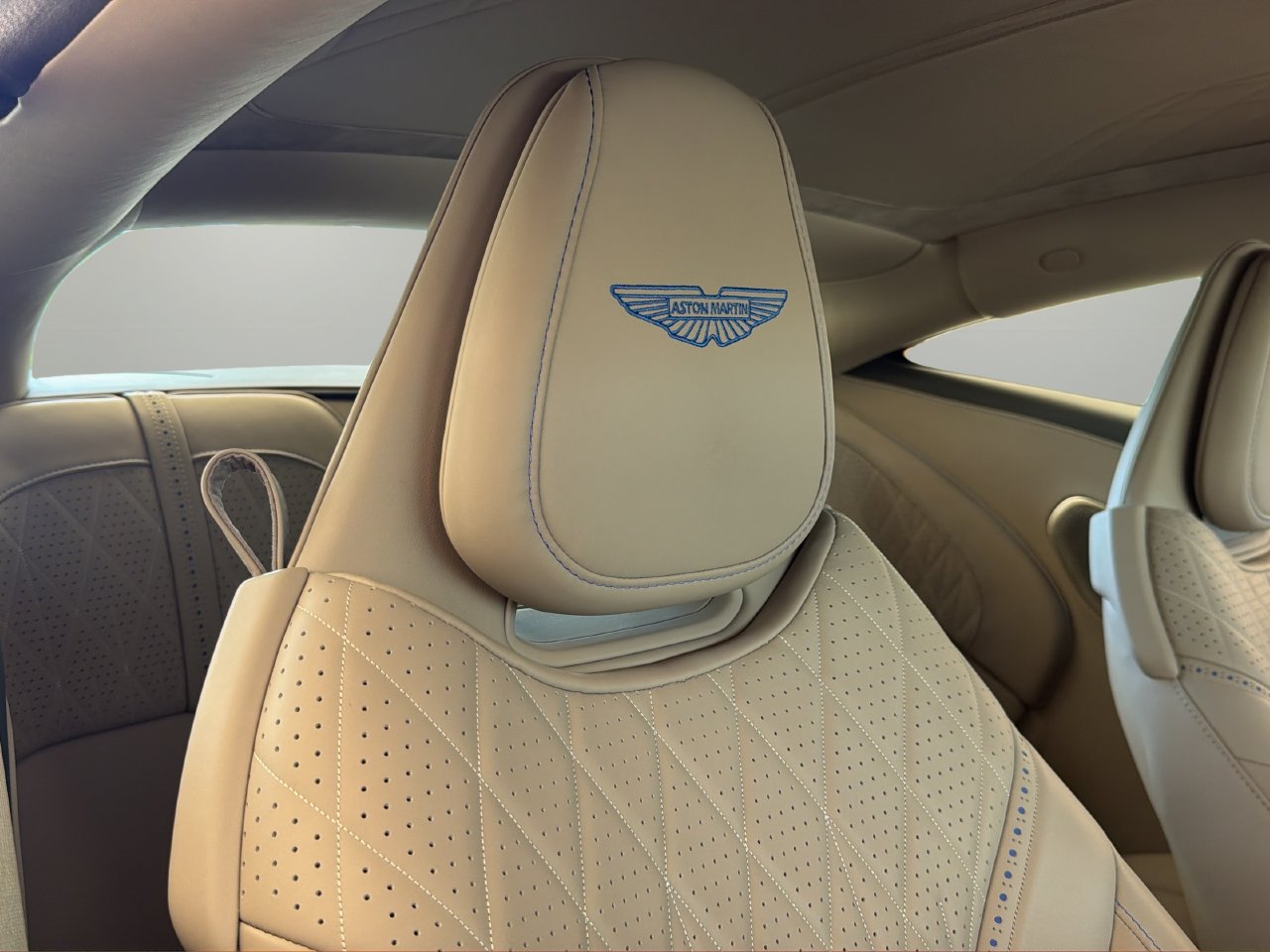 Used 2024 Aston Martin DB12 Coupe RWD image 26