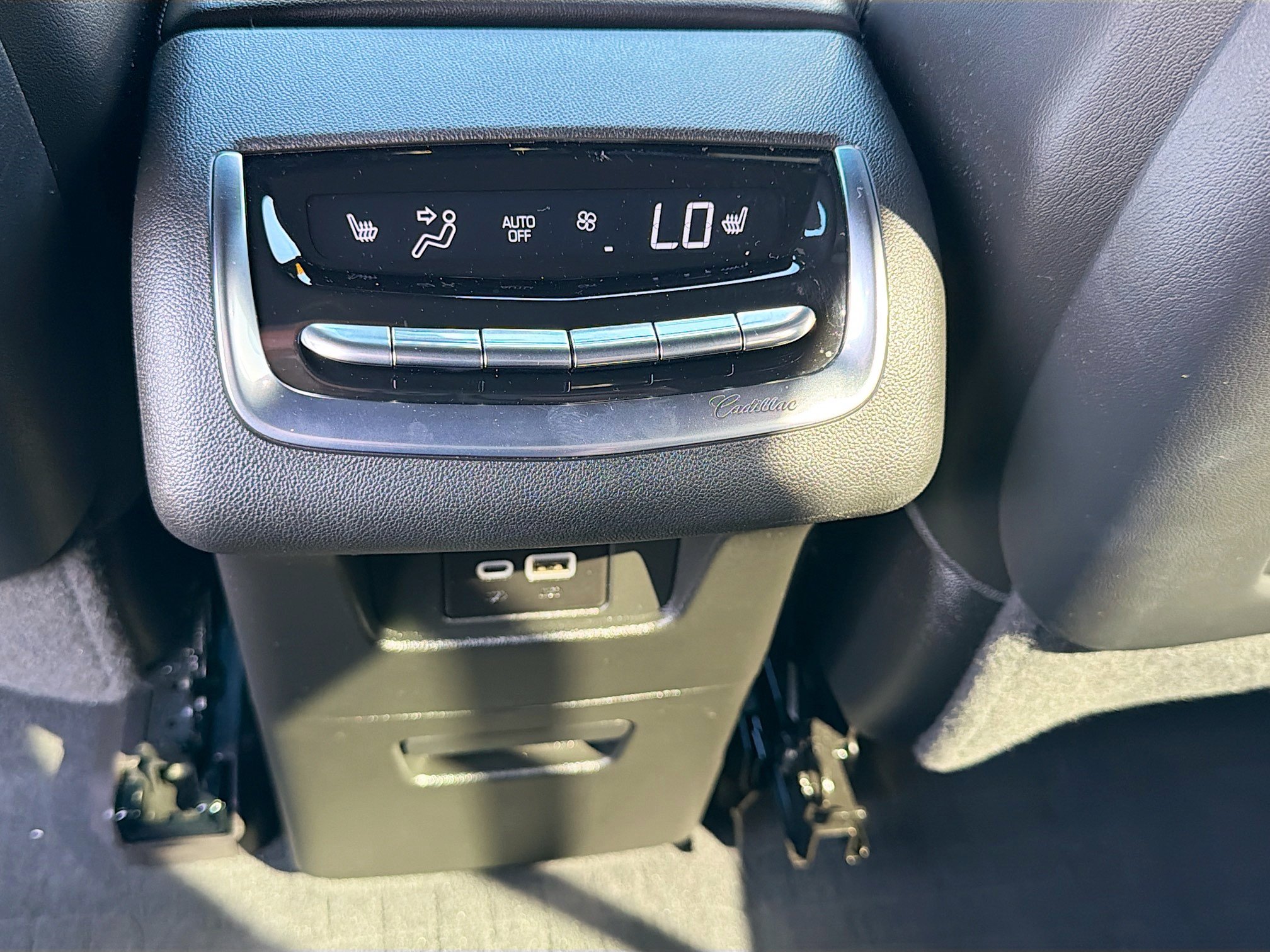 Used 2024 Cadillac XT6 Premium Luxury FWD image 26