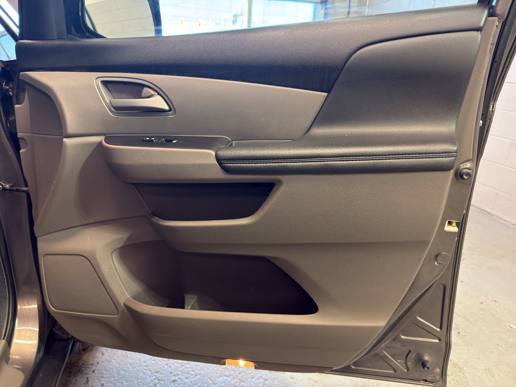 Used 2013 Honda Odyssey EX-L image 22