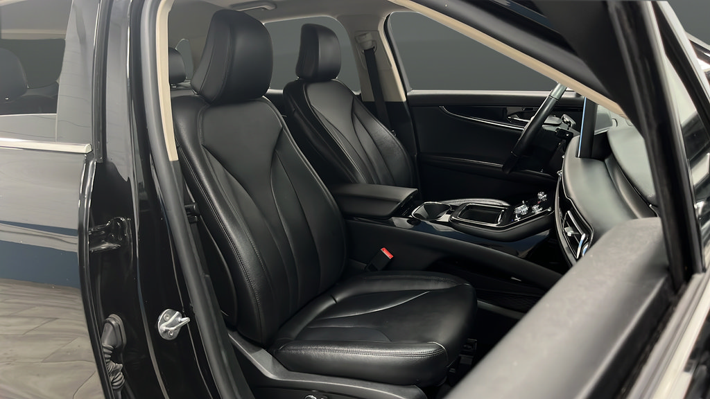 Used 2023 Lincoln Nautilus AWD w/ Premium Package image 24