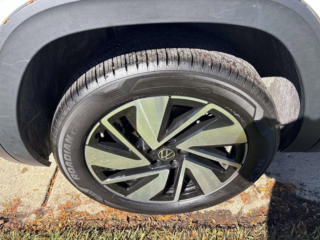 Used 2025 Volkswagen Atlas SE image 10